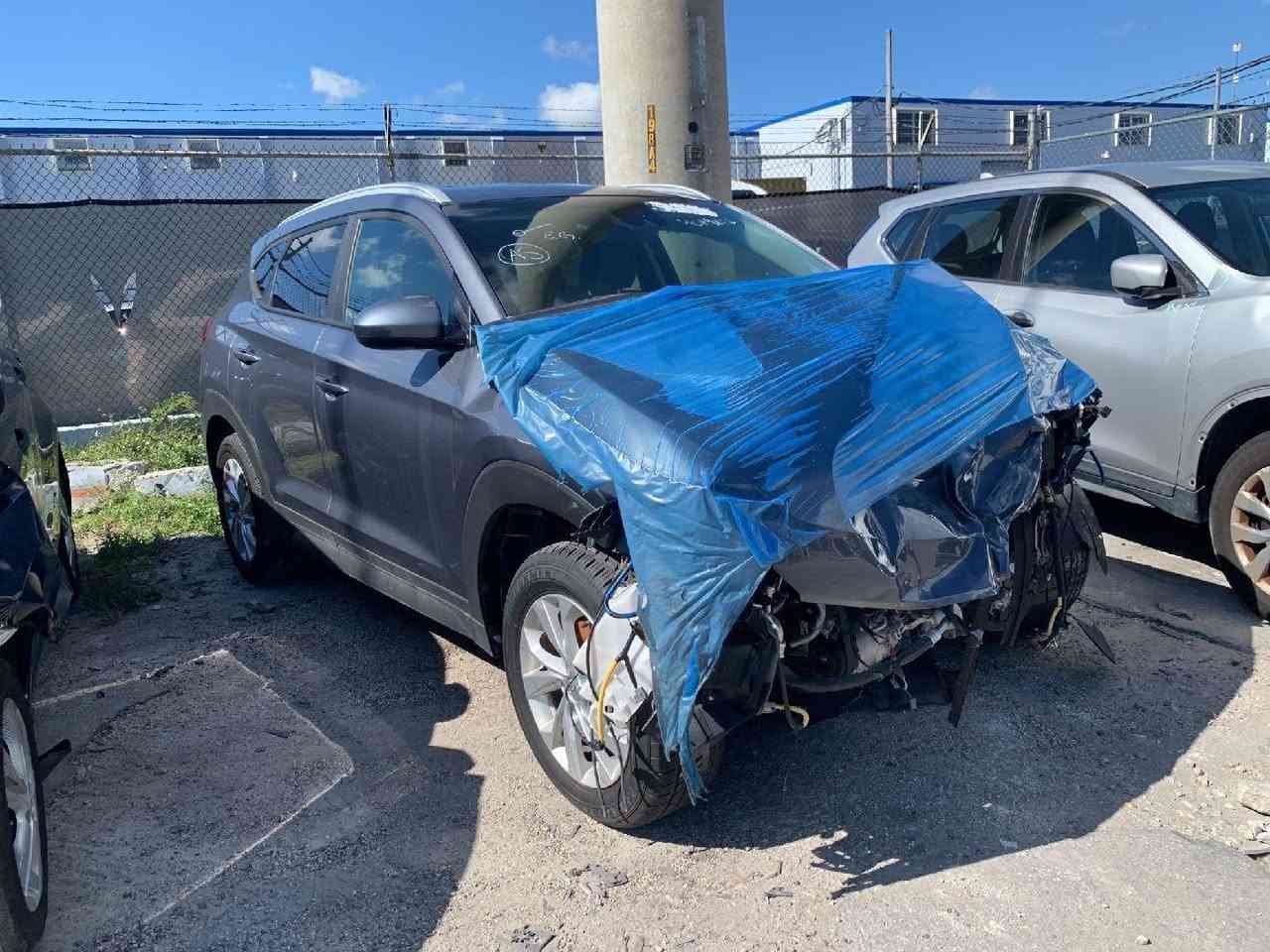 سلام عليكم توكسان 2021 فول ماعده الجلد والفتحه موصفات كشن كهرباء كشنات تدفئه بصمه رادرات جانبيه اماميه خلفيه تحديد مسار كروس سرعه المكيه 2400 فور ويل السياره مكينه وكير مكفولات ماشيه 350000 الف حقيقي الرقم بغداد السياره بسمي  العنوان بغداد حي القاهره ***********
***********
175
