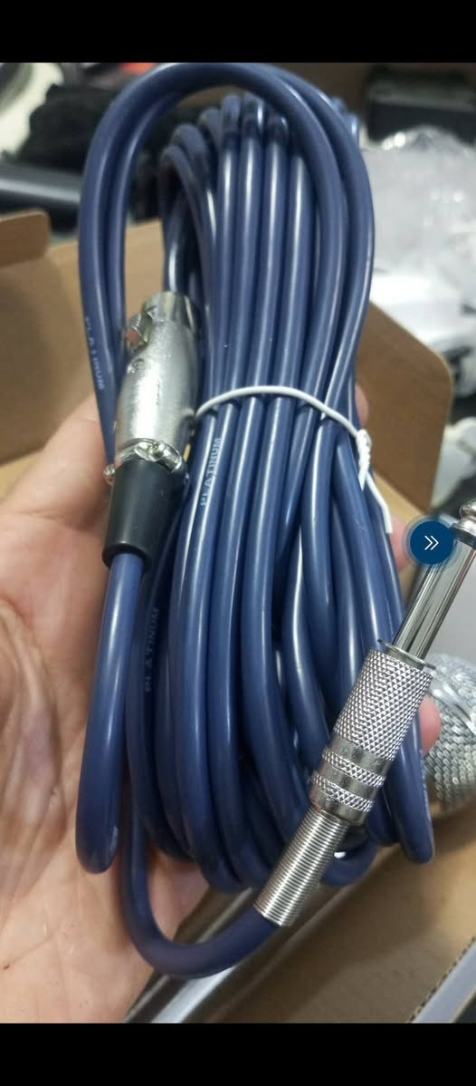 إخوان ثلاث قطع مايكرفون سلكي 
بهذا الجمال 
ثلاث قطع 
انطيني حقهن وبالعافيه


**إذا كنت صاحب هذا الإعلان وتريد حذفه لأي سبب، رجاءا أرسل رسالة إلى الدعم الفني**