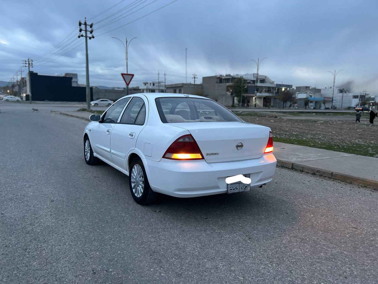 بەناوی خوای گەوره

**************************
نیسان سەنی 2008

گێڕئۆتۆماتیک ، سپی بەفری، ناوزەرد چوار تایەو ویلکەپی تازەی لەژێردایە گێڕو مەکینه ی بەشەرت نەکراوەتەوە سەیارەیەکی توندو تۆڵە
هەتابڵێی جوانە 
بەشەرتی تەحویلو غەرامە 
بێ بۆیاخ سۆنەریم داناوە
نرخ 95 مجال
شوێن زەرایەن- هەڵەبجەی تازە

************************* السليمانية, العراق
