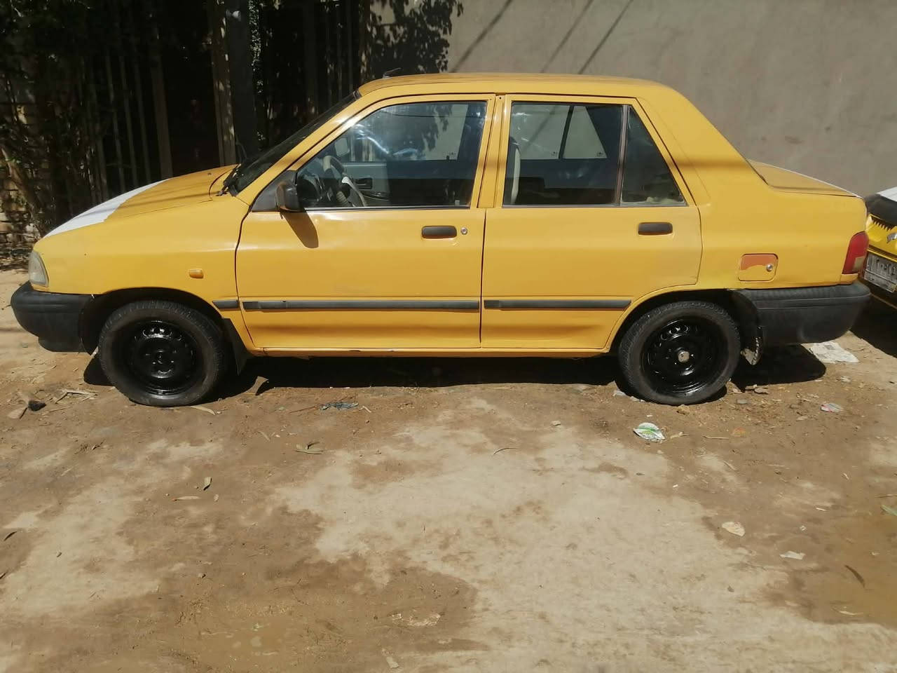 السلام عليكم سايبا للبيع موديل 2015
مصفره هيه وغرامات سنويه ما صاقطه

سياره جاهزه كير ومكينه وحداديه تخم تاير جديد باتري جديد    
مكان ال حمد السعر 32 وبيهة مجال قليل ***********
