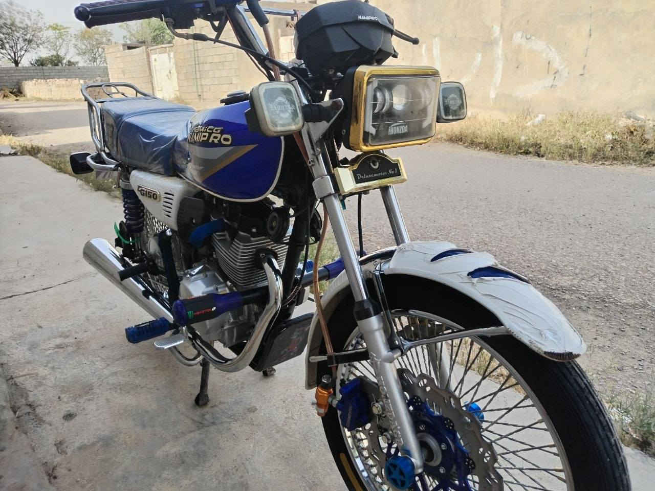 سلام عليكم دراجه للبيع نامي برو هونزده  خمسه كير موديل 25 نضيفه حلوه اوراق كامل
ما متواجد عل فيس فقط عل رقم ***********
