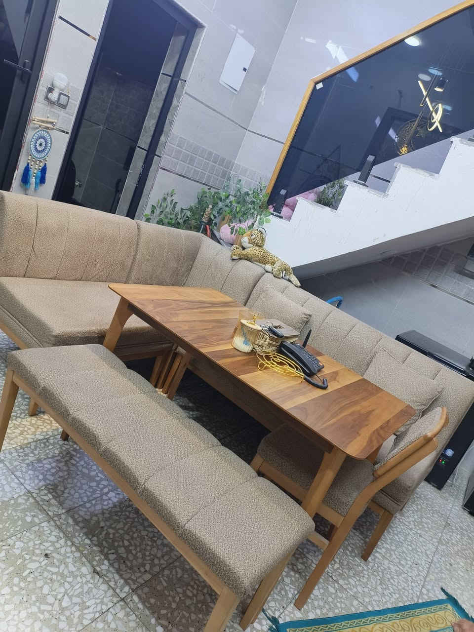 غراض كلهم جدد اي ضرر مابيهم الأسعار 
ميز طعام 500 قفل
الجربايه مال طفل وبيها هزاز 100 قفل
الدوشك 75 قفل 
الشراي فقط يتصل او يراسل ***********
وروحوا عاملوا على اسعارهم ذن بيش الجدد والعندي جدد اصلا دا ابيعهم اقل من النص السعر مكاني بغداد الشعلة
