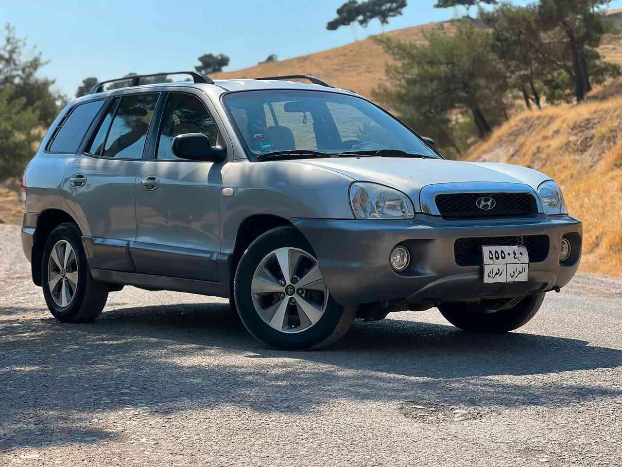 � للبيع | هيونداي سنتافي 2005 🚘
✅ الموديل: 2005

✅ النوع: Hyundai Santa Fe

✅ المحرك: (دوش 2.4v)

✅ ناقل الحركة: عادي

✅ نظام الدفع: أمامي 

✅ الوقود: بنزين

✅ اللون: (الرصاصي)

المميزات:

* محرك قوي وهادئ.

* كير ناعم بدون مشاكل.

* تبريد ثلج.

* هيكل نظيف ومرتب.

* جامات كهربائية.

* وسائد هوائية (Airbags).

* نظام ABS.

* تايرات ١٨ ألمنيوم.

* سنتر لوك.

* سيارة عائلية مريحة وواسعة.

* جاهزة للاستخدام ولا تحتاج مصاريف.

*صبغ بوند و جاملغ عكس السايق بدون دواخل او شاصي 

* مكفول مكفول 🔥

* شرط التحويل 

*غرامه عليه 400$ينزل من سعر

📄 الأوراق: كاملة وجاهزة للنقل.

💰 السعر: ( 75$ ) وقابل للتفاوض بالمعقول.

📍 الموقع: (دهوك قضاء عقرة ).

📞 للاستفسار: ( *********** -*********** )
