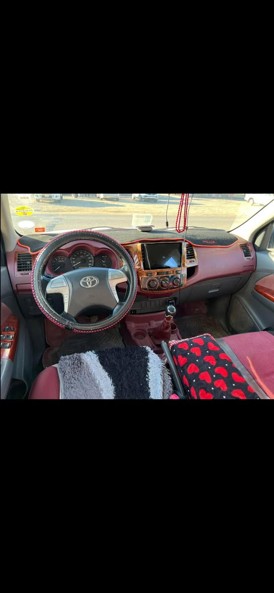 سلام عليكم 
بكم هايلوكس للبيع سعودي 
موديل 2014 كلين 
كير ومحرك شرط 
تواير وصدر جدد
السعر 200 وبيها مجال للطيبين 
الرقم ***********
