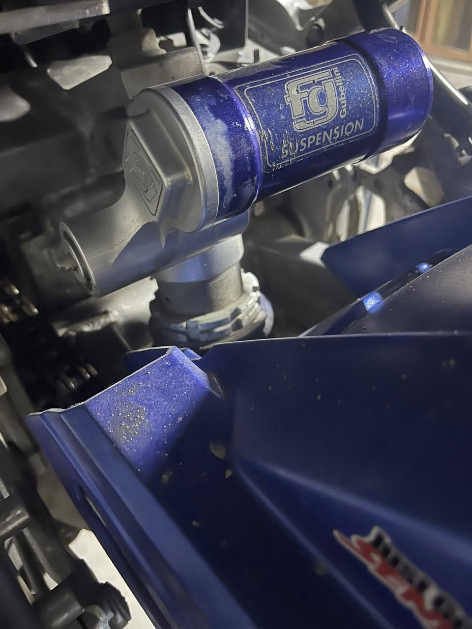 سلام عليكم لبيع او مراوس بشي مرتب 
دراجه مفتوحه وتجفيت جديد بعده على سحك
بيهة دبل خلفي رياضي 
دروعه قطعه كاربون فايبر مال صالنصه صغيره
كفرات مصبوغه دهن اصلي ومي زيتي كامله
مكاني (زعفرانيه)
رقمي (***********)💕
