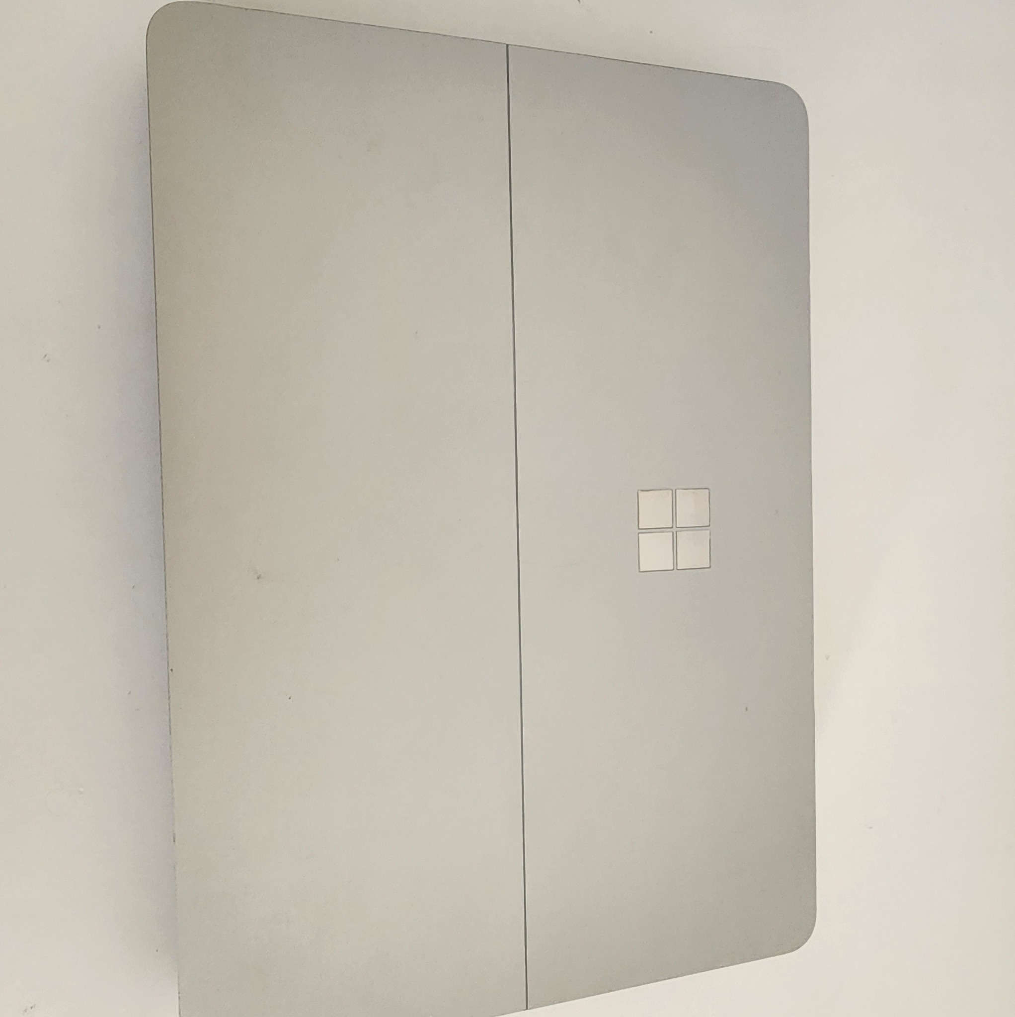 Microsoft surface laptop studio 
Core i7 11th generation 11380H
16 gb ddr4x
512 gb m2 nvme SSD disk
RTX 3050 Ti 4gb gddr6
14.4" touch screen 3k120 Hz 

جهاز راقي من شركه مايكروسوفت، يمكن استخدامه كلبتوب او كتاب وبوضعيات  مختلفة...
لابتۆبێکی نایاب لە کۆمپانیای مایکرۆسۆفت...دەتوانرێ ڵک لابتۆب و تاب بە کاربعێنرێ.... شتێکی جوان و نایابە...


**إذا كنت صاحب هذا الإعلان وتريد حذفه لأي سبب، رجاءا أرسل رسالة إلى الدعم الفني**