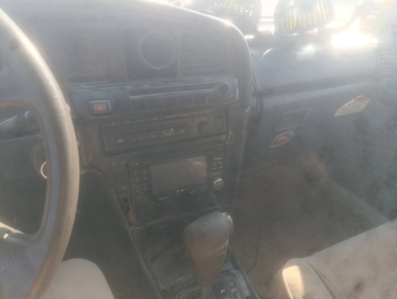 سيارة مارك 2 مسطرة
محرك ونجي 6
سنوية باسمي رقم انكليزي تنتهي ب2030
سيارة نظيفة كهربائيات شغالة غرفة نظيفة
رايدها 35 
مكانها شطرة 
***********
هزة جديدة
وبيها مجال للشراي
برانكيتات مامخيسات حدادية نص
