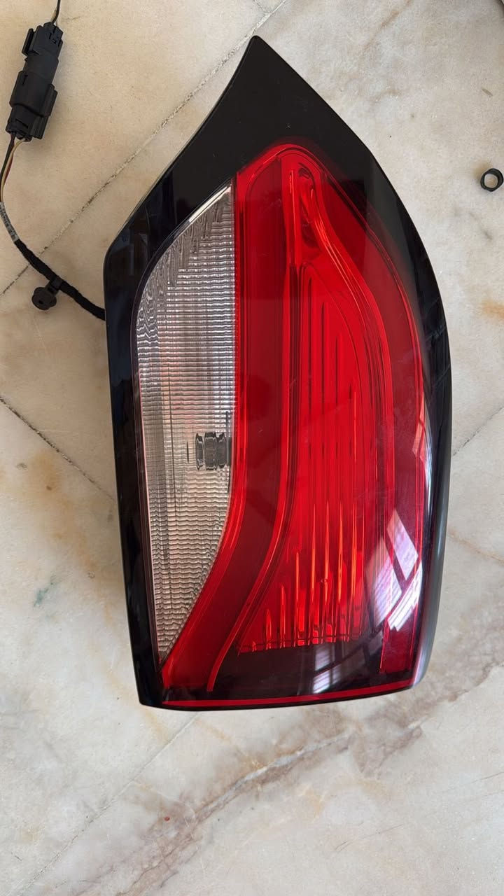 سلام عليكم اخوان للبيع قطع بك لايت كامل فيوجر ويرهم ايضاً على الباسفيكا سعر 300 الف للتواصل ***********. ***********
