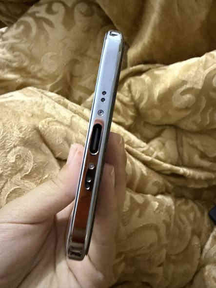 ايفون 17 air /مستعمل بحالة ممتازة استخدام 20 يوم فقط شاحن وكارتون موجود سعر مناسب تواصل. ذاكرة 256 ***********واتساب
