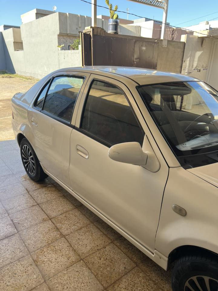 السلام عليكم سي كي للبيع موديل 2012 رقم بغداد شرط التحويل نضافه كدام العين محرك وكير شرط كهربائيات كلها شغاله ما تحتاج مصرف 
سعرها 38 وبيها مجال 
مكان السياره برطله
لل تواصل ***********
