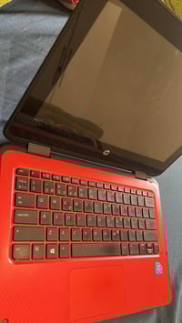 عندي هذا اللابتوب للبيع شاشته لمس وسعره 90 وهذا رقمي واتساب لليحب يستف...