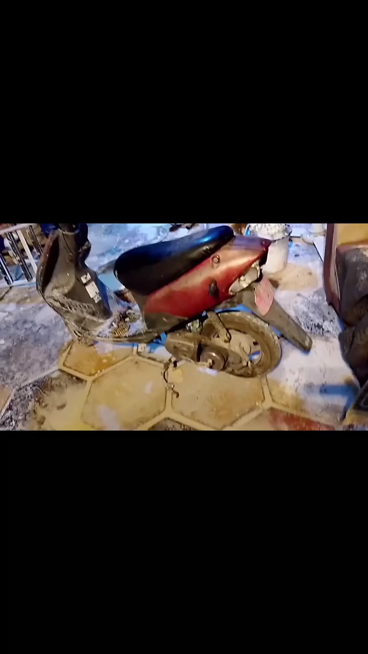 السلام عليكم دراجة سازوكي كايمة للبيع ابيع كوم حديد عنوان بغداد الغزالية الدراجة يرادلهة بوشة وبستم فقط رقم الهاتف *********** السعر 60 الف وبيهة مجال
