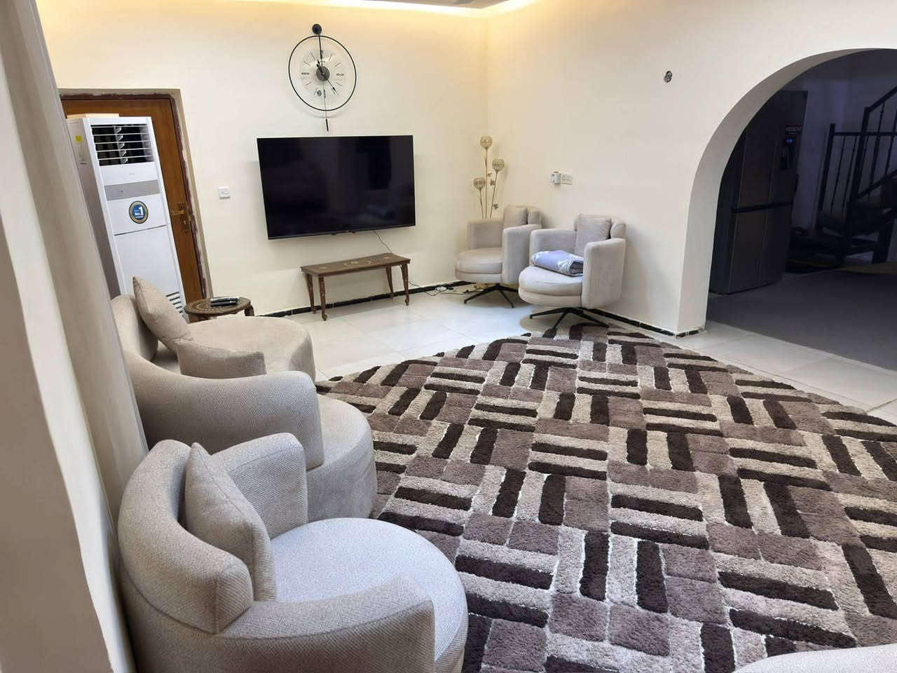 السلام عليكم /قنفات للبيع مستعمله شهر واحد نضيفات جدا للاستفسار الاتصال على الرقم
***********
