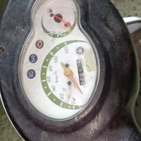 دراجه فله الدراجه مكينه كارتون وكفراتهة نضيفه الدراجه صار شهرين من نزل...