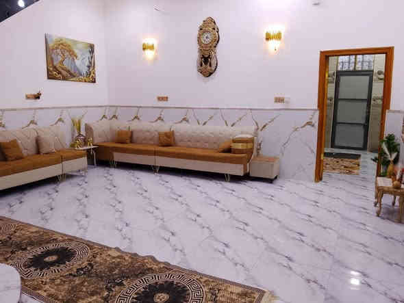 بيت الحلام فول موصفات
بيت زراعي للبيع 250 متر
العنوان الصخين شارع محطه الماي  على الجهه اليسره
يبعد عن الشارع السايدين
 80 متر بس

اتخيل كل التريده متوفر يمك
اسواق مطعم عياده صيدليه
وكل الي تريده يعني خدمات كامله من كل شي تحس نفسك بيت طابو مو زراعي 

يتكون البيت 250 متر
غرفتين نوم اكبار 5×5 
صاله مرتبه 7×6
مطبخ حار وبارد 5×6
ديوانيه بصمه 11×4
صحيات داخليه 2×4
وصحيات خارجية 2×1.50
حديقه مميزه وحلوه 1.50×7
كراج سياره 4×8
منور جبير 1.25×6
بيتونه ودرج 7× 3
البيت جديد كلش وفول موصفات ومتعوب علي
 💵 السعر 85 وبي مجال 
📌 معلومات عن البيت
1️⃣ الاساس رباط كونكريت
2️⃣ البناء بلوك شمال
3️⃣ السقف كونكريت مسلح
4️⃣ رباط ساقط على البيت كله 
5️⃣  سيراميك لوح 120 
6️⃣  سيراميك ارضي وجداري
7️⃣  كهربائيه شغل متعوب علي
8️⃣ فوانيس جداريه البيت كله

☎️ للاستفسار اكثر 👇
📨 مراسله الصفحه
📞 ***********
