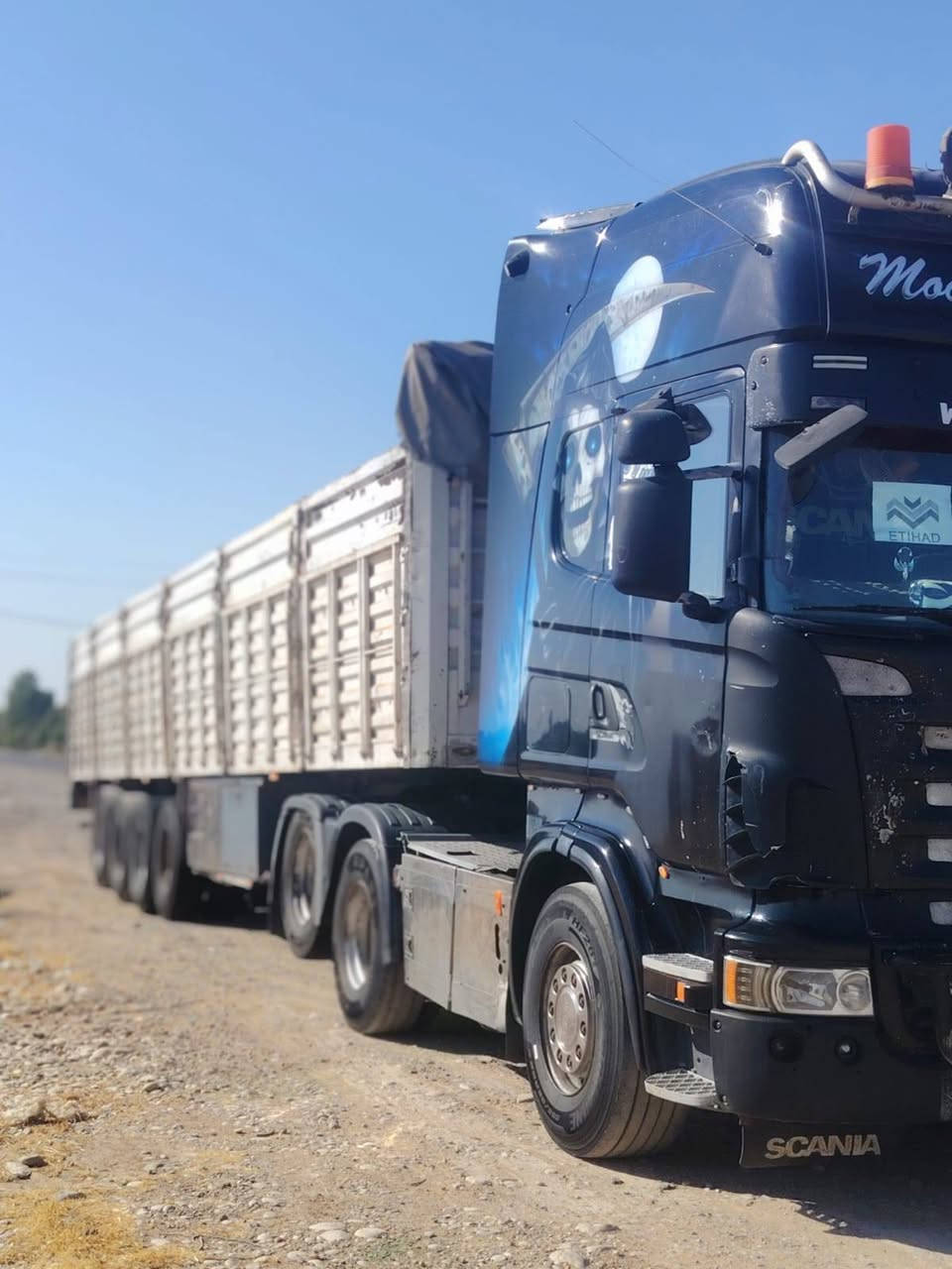 سلام عليكم ورحمة الله وبركاتة 
سكانيه للبيع موديل 2007
محرك R580 فول مواصفات ريتايدر 
ثلاجه تدفئه تبريد جوبلس 
امامي عربانه موديل 2017 السياره مكفوله كفاله عامه الاستفسار الإتصال على الرقم (***********)
اني كلف بالنشر خابر وستفسر عن السعر اني مكلف بالنشر
