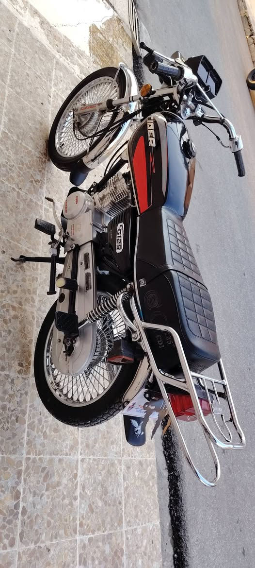 للبيع تايكر 2020
الماطور جديد شوفت عينك وضع شركه 
عالي ناصي اشاير هورن كيجات كلو شغال 
مكينه شرط برغي مامطخوخ 
تعاليق ماجاوب للاستفسار ***********
