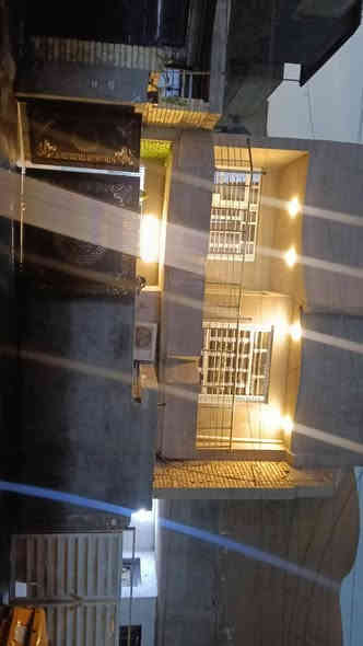 بسم الله الرحمن الرحيم
بيت للبيع مساحة 150 متر طابو صرف باسمي 
متكون اربع غرف نوم واستقبال وصالة ومطبخ حار ومطبخ بارد وصالة  العنوان الكفائات شارع المدارس خلف حسينية ائمه البقيع السعر (180) مليون للاستفسار الاتصال على الرقم ***********
