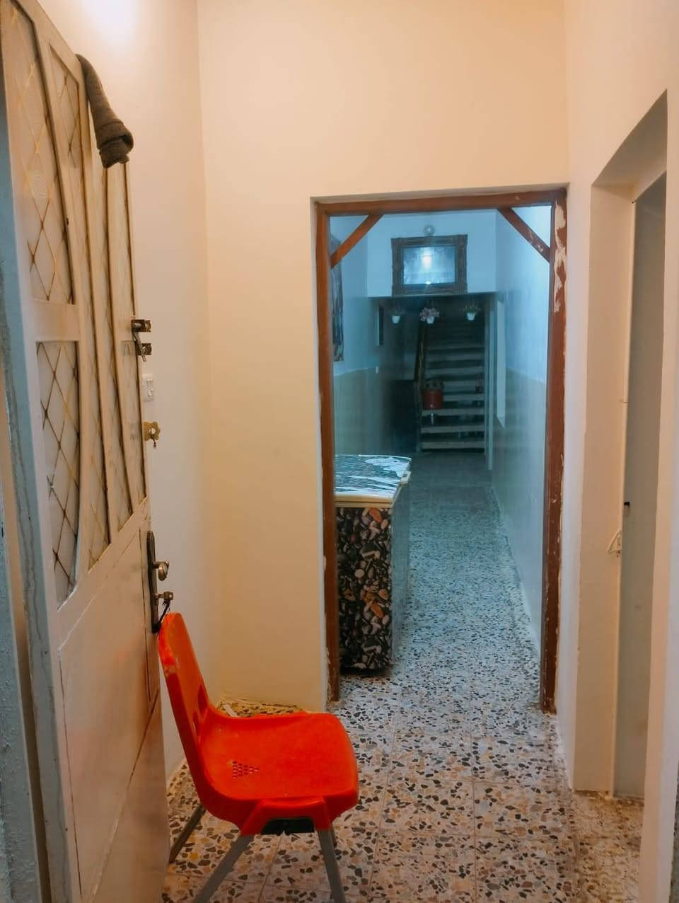 سلام عليكم دار للبيع مساحه 100 تمر طابو ملك صرف 
بناء طابوك قرب منطقه الشهيد رائد ثاني فرع عن تجاري سعر53وبي مجال الستفسارع خاص بخدمتكم *********** وتساب
