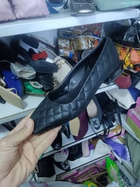 احذيه نسائيه تركي او شي ان سعر القطعه ٥٠٠٠الاف وعندي بعد بيهن موديلات ...