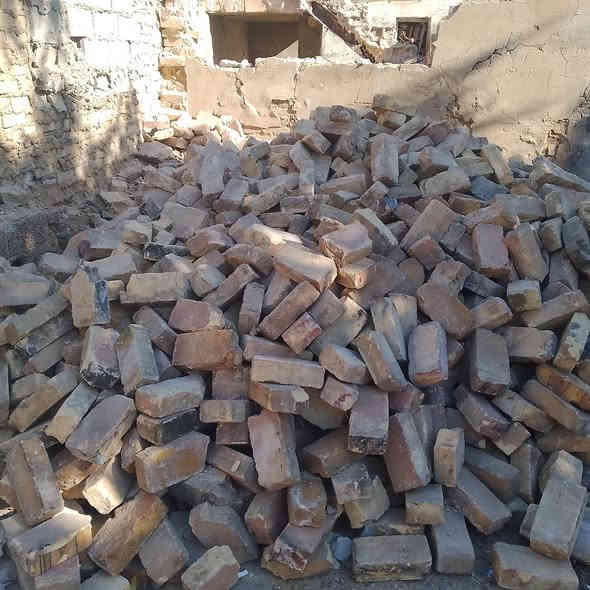 يوجد طابوق عادي للبيع منظف بكميه بال 30,000 التواصل على الرقم 
*********** والرقم الاسيا بي واتساب 
***********
