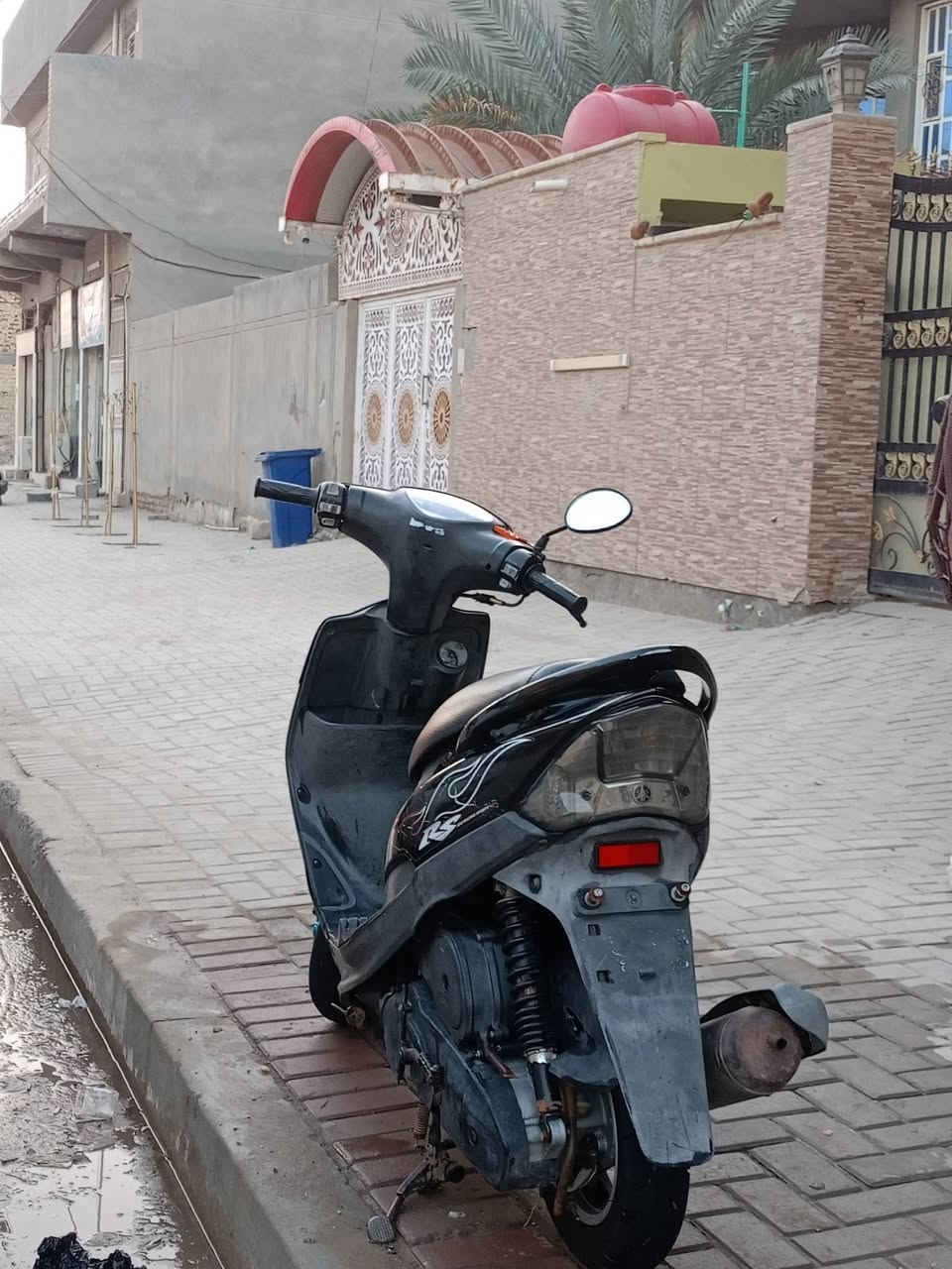 سلام عليكم دراجه ماكس عدله كفاله من كلشي دراجه حلو تخبل شلعه معدل  كلشي بيه شغال لايت بكلايت اشاير يمنى يسره سلف وهندر نكره ومماشيه هواي بس 11 الف ختم واحد وي ممكينه وناعمه ميكنته دراجه نضيفه ميحتاج اسولف عنه سعره 900 وبيه مجال رقمي لتواصل *********** واتساب وماسنجر فقط
