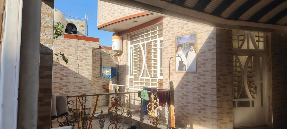 يوجد لدينا بيت 200 متر للبيع بناء حديث جاهز من كل الخدمات حي نهاوند الثانية خلف شارع عشرين يحتوي البيت من 2 غرف واستقبال ومدخل استقبال وصاله وحديقه ومطبخ حار وبارد ومنور واحد وصحيات داخليه وخارجيه
للاستفسار 
واتساب ايضا او اتصال على الرقم  ***********
يوجد لدينا بيت 200 متر للبيع بناء حديث جاهز من كل الخدمات حي نهاوند الثانية خلف شارع عشرين يحتوي البيت من 2 غرف واستقبال ومدخل استقبال وصاله وحديقه ومطبخ حار وبارد ومنور واحد وصحيات داخليه وخارجيه
