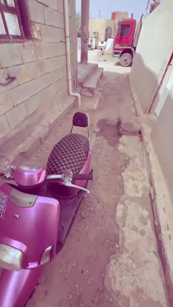 بوليس كابريته دراجه صارله 10 أيام من نزلت من رمبه مكينه خرسه مكينه ما مفتوحه كلشي شغال بيه بريغي مامفتوح بيه دراجه مداريه بانزين محسن 
السعر مليون و75 بيه مجال لطيبين جماعه 900 لا تراسلون العنوان بصره قضاء الدير رقم لتواصل شغال وتساب ورصيد ***********
