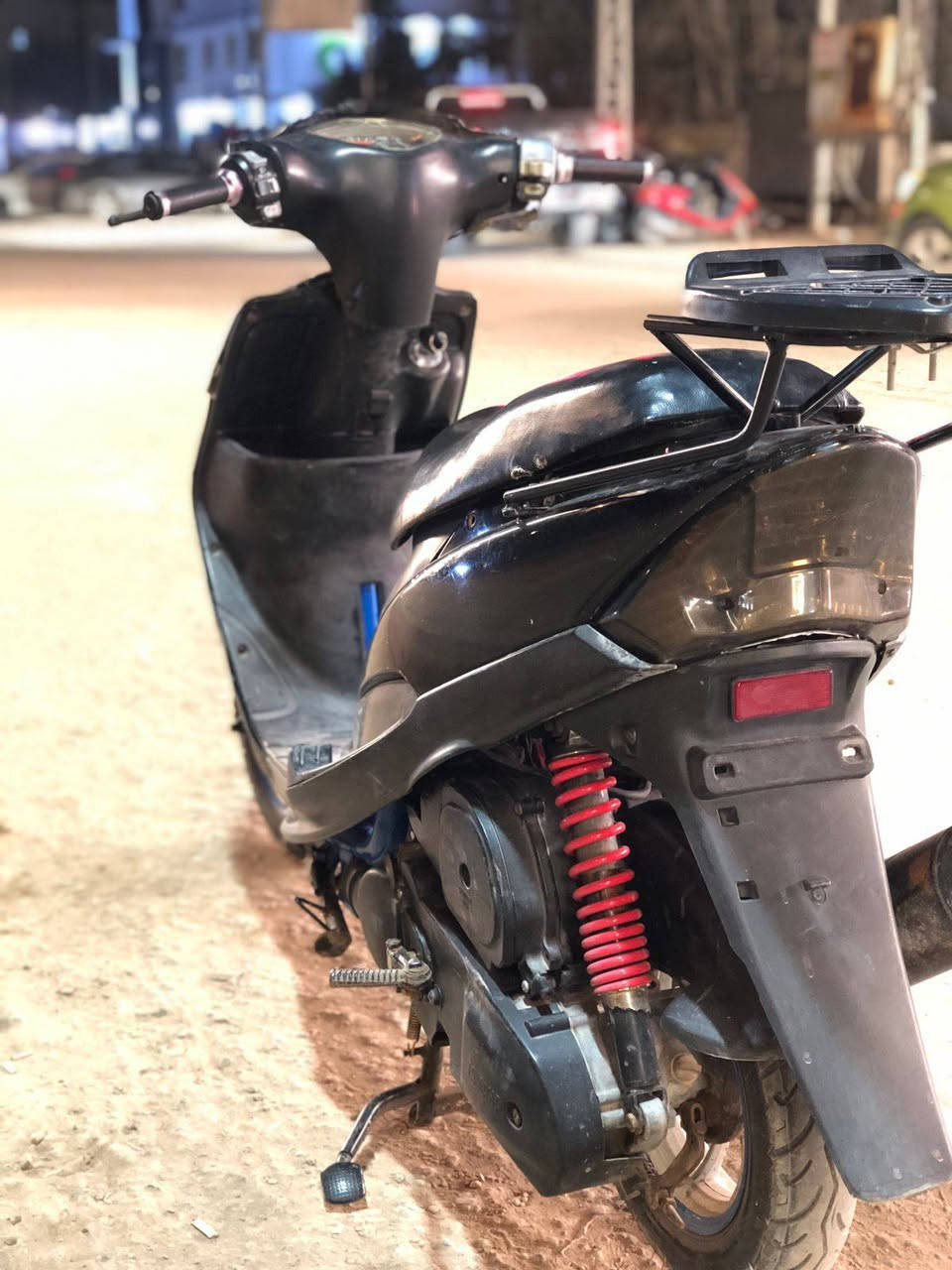 السلام عليكم ماكس عدلة بوشة 55 الدراجة مكفولة شلعة ومعدل بيها بس كسر بالگفر الأمامي كهربائيات جديدة السعر 500 وبيها مجال مكاني(الديوانية حي العسكري الأول يم بانزين خانه الكفيل) ***********
