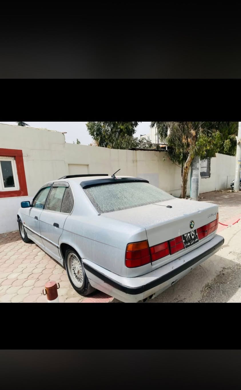 ئەم سەیارەیە بۆ فرۆشتن ١٩٩٤ / ٥٢٥ تۆماتیک  فول فولە ئەڕمی سلیمانی هەموو گیانی بە شەرت 42 گەلاو مەعامەلال .لە
سلیمانیم .***********…..***********
