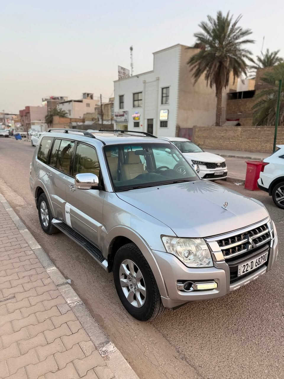 سلام عليكم 
باجيرو البيع موديل 2018  كفاله عامه سياره فول موصفات  خليجي كفاله من البارد واحد على واحد تحكم فتحه جلد كشنات سياره مو حبتور  سياره كلش حلوه مال جنايه نفس  بصوره 
عنوان سياره نجف رقم ***********
