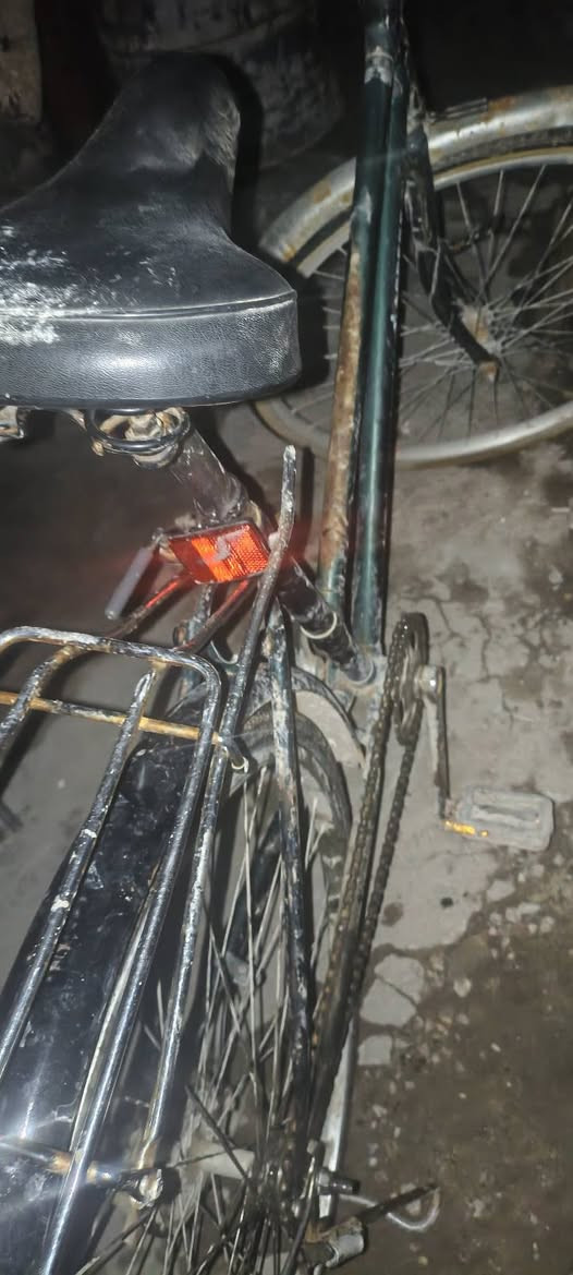 اسلام عليكم 
بايسكل للبيع
بس نقص
سيبايه طاكه 
برغي جاملق امامي\
السعر 50 
وبي مجال حك جيه 
عنوان بقداد دوره
الهواشه 
الرقم*********** متواجد واتساب
