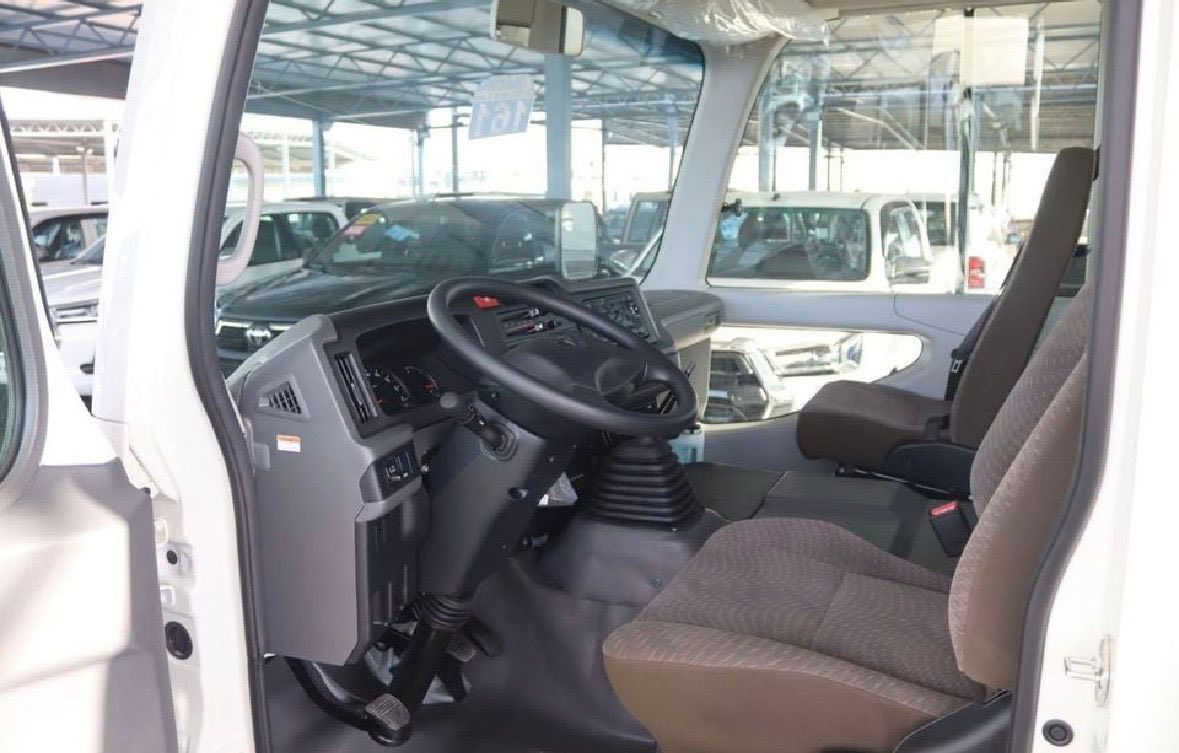 السلام عليكم
تصدير كوستر موديل 2025 
محرك بانزين 2.7L
كير عادي 
السياره صفر مماشيه زيرو 
الدخول من الشمال مرقم سليمانية 
السيارة تستلمه مرقم جاهز
سعر:53.400$
باقي تفاصيل خاص او الاتصال على الرقم: ***********
