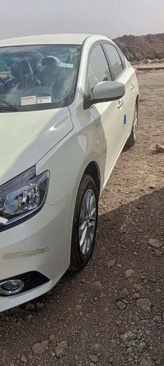 🚗 للبيع
Nissan Sentra – 2025

نيسان سنترا – 2025

•   🛣️  المسافة المقطوعة    - 12الف 
------------------------------------------------------------ 
ملاحظه بيه تكحيل بس جاملغ الامامي 
✅ المواصفات :

📆 الموديل: 2025

⚙️ المحرك: 4 سلندر – 1600سي سي
🛞 الويل:16ا
🌍 الوارد: صيني
كير أوتوماتيك
• نظام دفع أمامي
• 
• شاشة وسطية تاتش
• Apple CarPlay & Android Auto
• كاميرا خلفية
• تحكم ستيرن
• تكييف أوتوماتيك
• فتحات تكييف خلفية
• مرايا كهرباء
• زجاج كهرباء
• أنوار LED
• لايتات نهارية DRL
• نظام الثبات الإلكتروني ESP
• مانع الانزلاق
• قفل مركزي + إنذار


**إذا كنت صاحب هذا الإعلان وتريد حذفه لأي سبب، رجاءا أرسل رسالة إلى الدعم الفني**