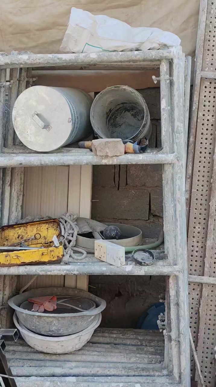 السلام عليكم سكيلا 8 قفاصه واربع دراب خشب واحد حديد ابو الثلاثه  للبيع مكانهم  مكانهم كربلاء من الداخلي سعر القفص على 70 سعر الدراب 25 رجاء الاتصال بدون تعليق  ***********
