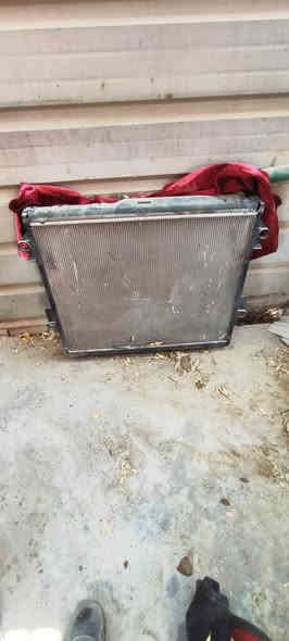 سلام عليكم :غراض للبيع كلهن شلع :المكان الشعب :السعر ٩٠٠:رقم الهاتف (***********) لاندكروز 2014
