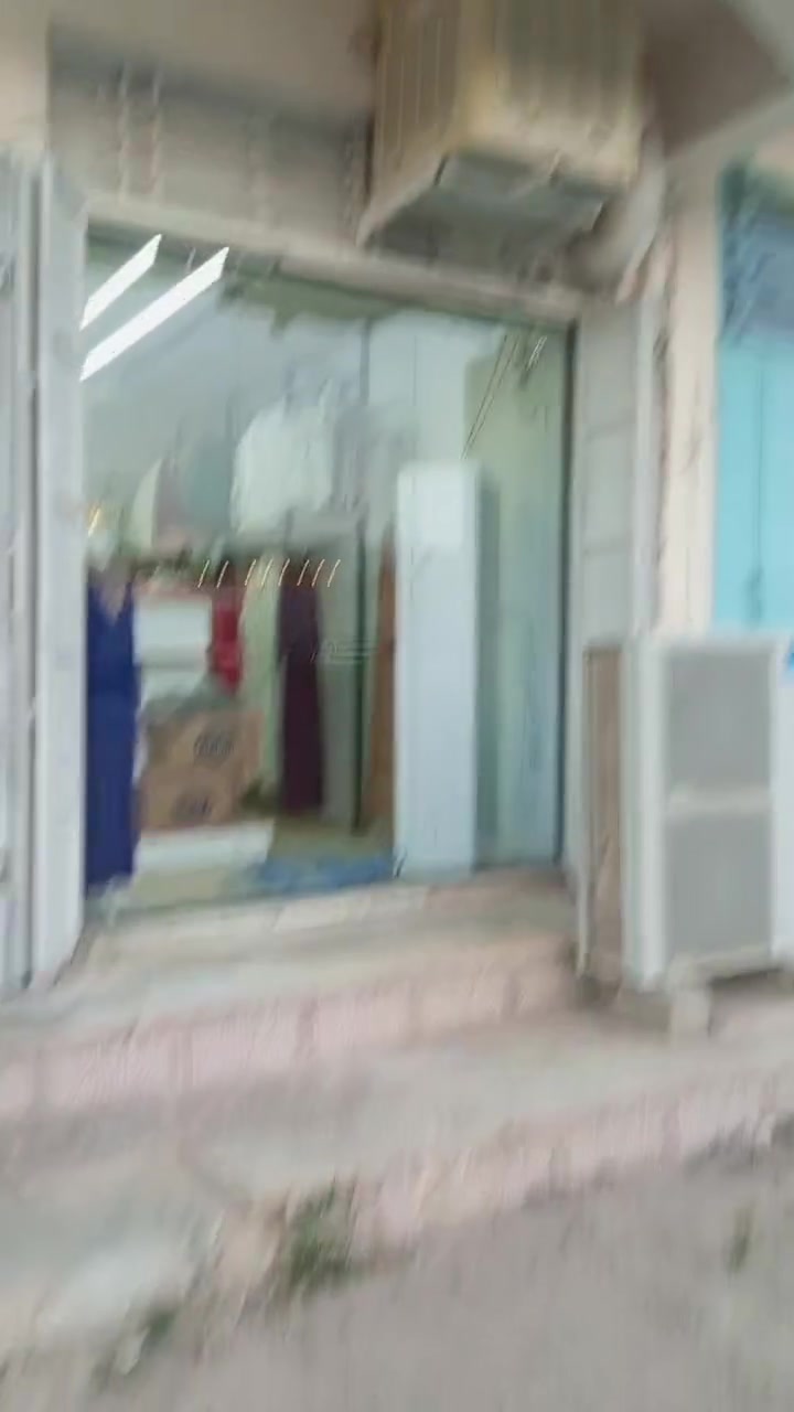 السلام عليكم يوجد محل ملابس للبيع السعر 30ورقه وبي مجال مكانه سامراء بين صلاح الدين والافراز ***********
