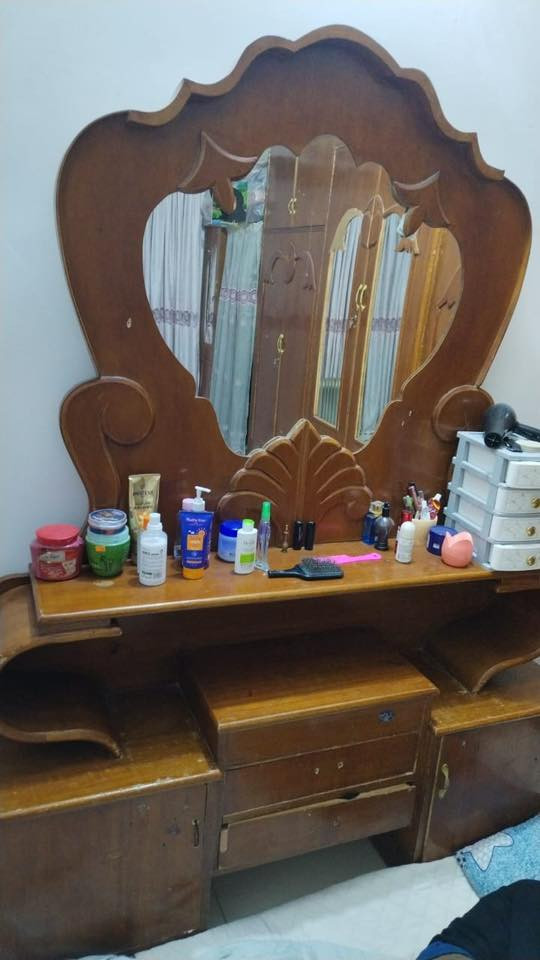 غرفه متكاملة للبيع سعر يعلق ادزله السعر بل خاص وانه بل خدمة  تحب تتصل. هاذ رقمي *********** #@
