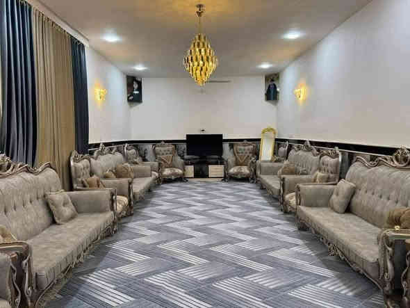 دار للبيع المساحه 550 متر
مساحة البناء 250 متر طابقين بناء حديث 2023
زراعي سند 25 منطقة زوير الغربي 
تبليط / ماء / كهرباء 
***********
