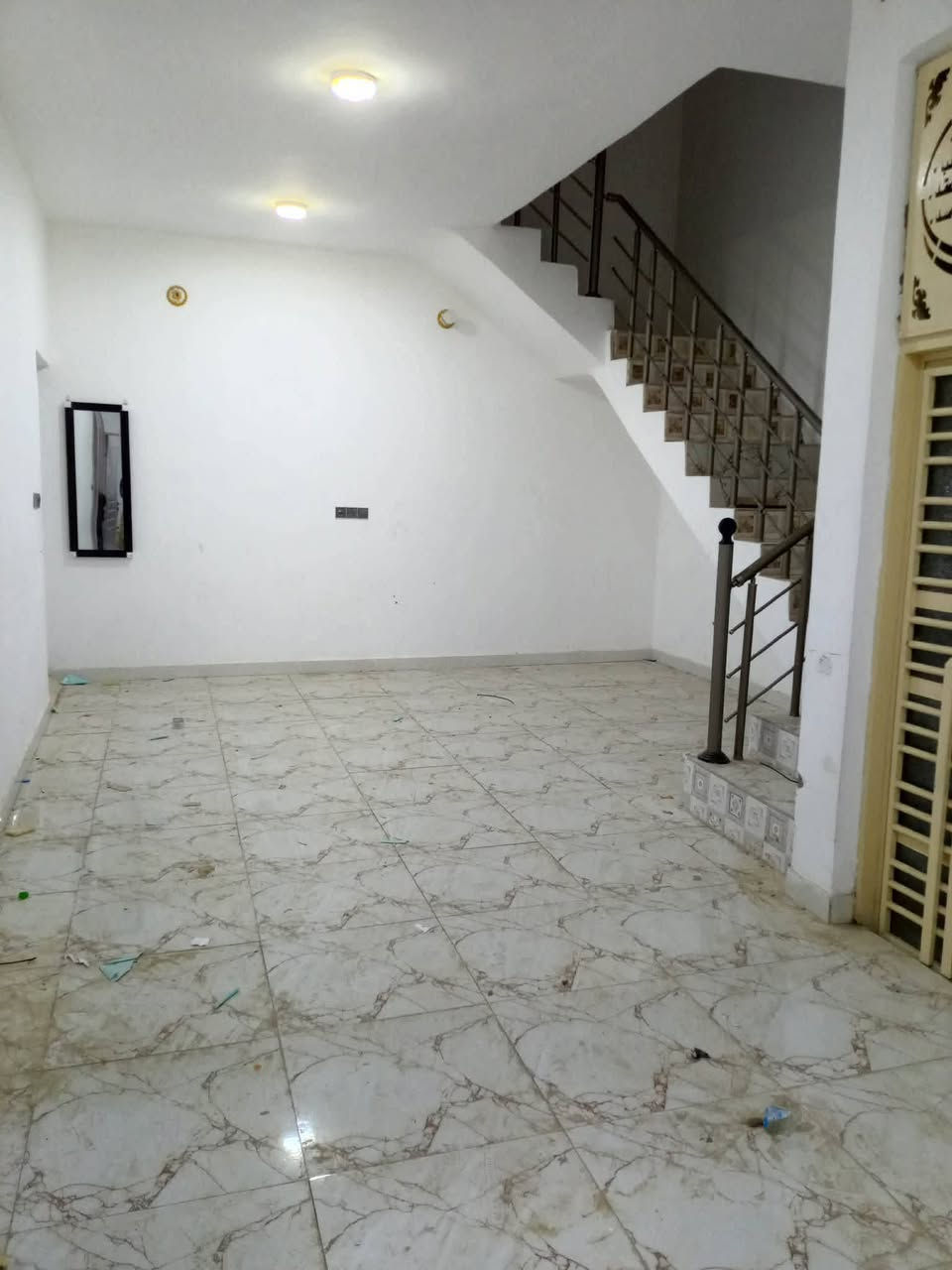 بيت للايجار
📍 العنوان: حولي الجامعة قريب على الشارع

🔹 المواصفات:
• غرفة نوم
• صالة استقبال
• مطبخ
• صحيات داخلية وخارجية

🔺 #للاستفسار 
او مراسله الصفحة أو واتساب او الاتصال ع الأرقام التأليه 
   ***********
https://wa.me/message/54I3LYHRG7YFG1
#العفلوگي_للعقار_اكبر_بيج_عقارات_في_الديوانية
#بيت #دار #عقار #ارض #الديوانية
