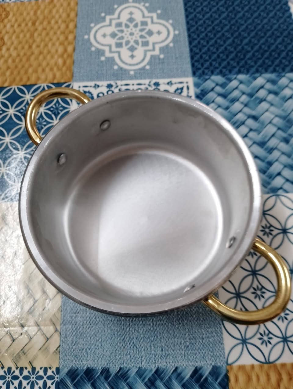 أغراض للبيع العنوان برطله واتساب موجود***********
