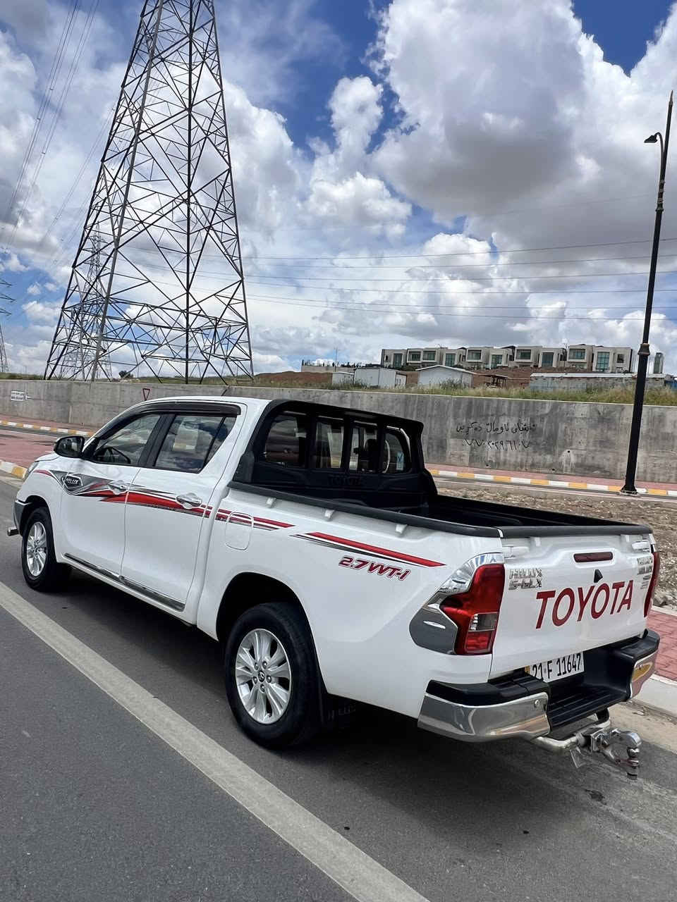 Toyota hilux 2018
سەیارە سفر شەرکە جیهان  
بدون صبوغ بدون بارد 
سه یارە کیر ئۆتوماتیک 
کیر مەکینە ما مفتوح بشرت 
ماشی ١٢٨الف کیلومەتر 
 رەقەم سنەوی جدید عام ٢٠٢٨ 
 بشرت تحول وکالت 
مکان سەیارە سلیمانیە 
***********
