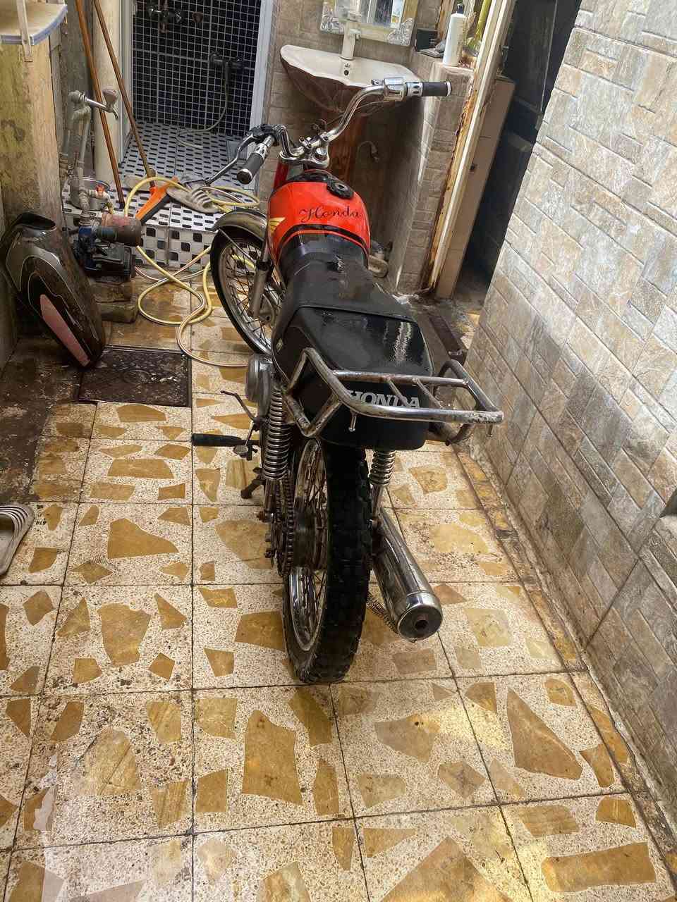 ‏سلام عليكم  نامه كلك للبيع سعرها 300 وبيها مجال شاصي نامه محرك نامه (*********** مكاني ناصريه مركز سبايدر وياها
