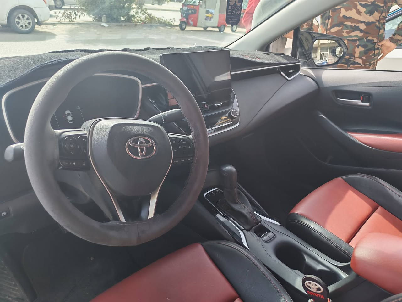 كورلا وارد صيني شكل الأمريكي
2025
ماشية ٤٤ 
سيارة كفالة من صبغ 
بيها بي دي ار بهلال مال جاملغ خلفي وباقي كفالة 
سيارة باسمي 
مكان النجف الاشرف حي الحسين
***********
سعرها ب١٤٨ وبيها مجال
