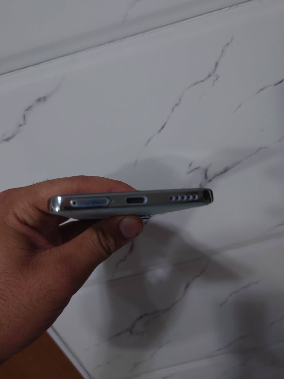 السلام عليكم جهاز هونر 200 برو ذاكره 512 رام 12+12 معالج Snapdragon 8s Gen 3 البطاريه 5200 ملي امبير الشاشة: OLED مقاس 6.78 بوصة، دقة 2700×1224، معدل تحديث 120 هرتز كامره أماميه متوقفه بيه كسر بضهر السعر 325 بيه مجال بسيط مكاني حله رقمي ***********
