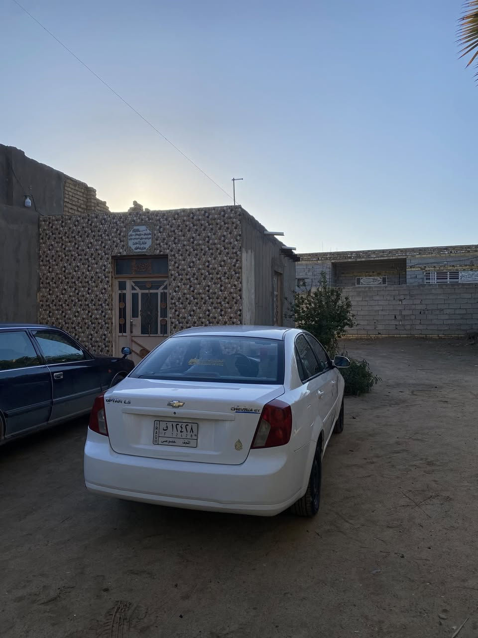 للبيع اوبترا موديل 2011 بالسنويه 2010 رقم نجف تحويل ثاني يوم بسمك سياره كله بلاديه ماعده بس ضربه بالبدنه الگدام جاملغ نفسه مصلح والبنيد مالتهه نفسه مفتوح ومشدوش يعني ابيعك جاملغ واحد مصلح وبنيد مبدل 
سياره نضيفه ومكينته البلاديه  ادامه جديده للحداديه من الطول للطول يعني سياره ممحتاجه حته برغي مال جناي تخم تاير جديد باتري جديد سعر ٧٣ قفل مكاني نجف مشخاب رقمي *********** اتصل وتشلع عيوني
