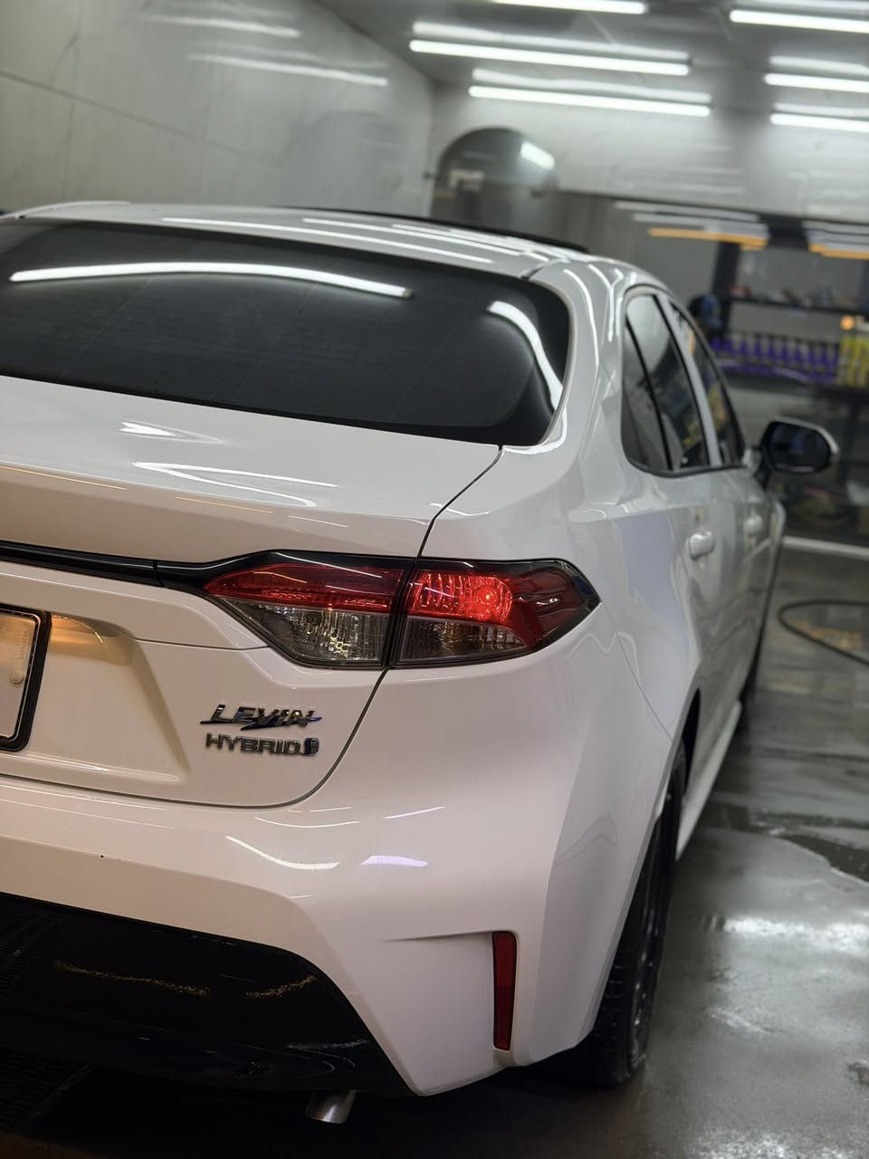 كورلا هايبرد العلامة الزركه
الشكل الامريكي 

فول مواصفات داخل احمر كشن كهرباء 

ماشيه 29 مكفوله عده pdr قليل كلش بالباب ممبين ابد

مكان السيارة: السيدية 
السعر : 142 بيهة مجال

بي وانساب : ***********
