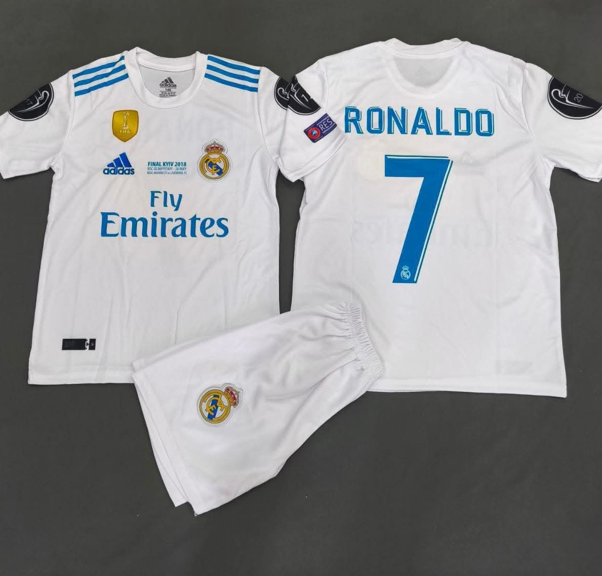 مع حلول عيد الفطر المبارك وبداية الموسم الصيفي 
وفرت لكم أزياء ((القرش)) سيت رياضي دريس وشورت ماركات 
الصناعة تركي درجة أولى الخامة والقالب شرط الفحص 
الأعمار المتوفرة من ((5سنوات لغاية 14 سنة )) 
للطلب والأستفسار مراسلة الصفحة أو الأتصال بالأرقام التالية 
***********
***********
