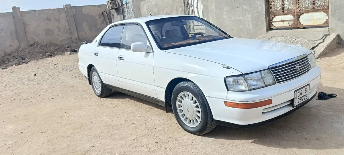 بطه متصل 
موديل 93
رقم بصره ب  اسمي
محرك 3000 
السيارة كاملة من كلشي بدون اي نقص 

تخم تايرات جديدة
تبريد ثلج وحدادية جديدة  
عنواني البصره الهارثه الرقم *********** البصرة, العراق
