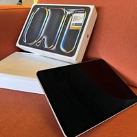 ايباد برو M4 • بطارية ٨٨٪ • مقفول